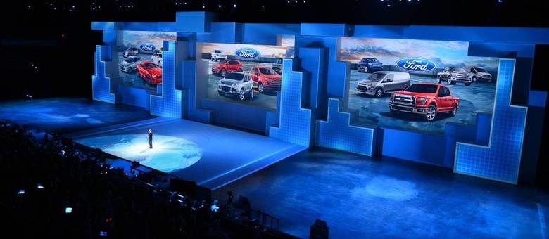 A Ford abriu o salão com a apresentação da nova F-150, veículo mais vendido dos EUA por 32 anos
