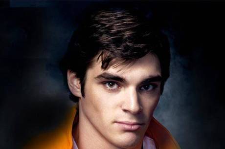 Walter White Jr. é vivido por RJ Mitte