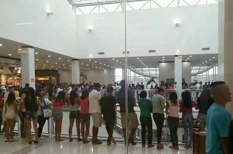 "Rolezinhos" afetam a atividade do varejo "Rolezinhos" afetam a atividade do varejo