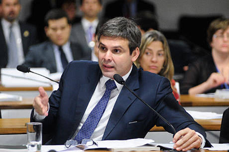 Lindbergh foi prefeito de Nova Iguaçu de 2005 a 2010 Lindbergh foi prefeito de Nova Iguaçu de 2005 a 2010
