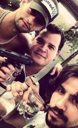 Munhoz e Mariano fazem cara de mal Munhoz e Mariano fazem cara de mal