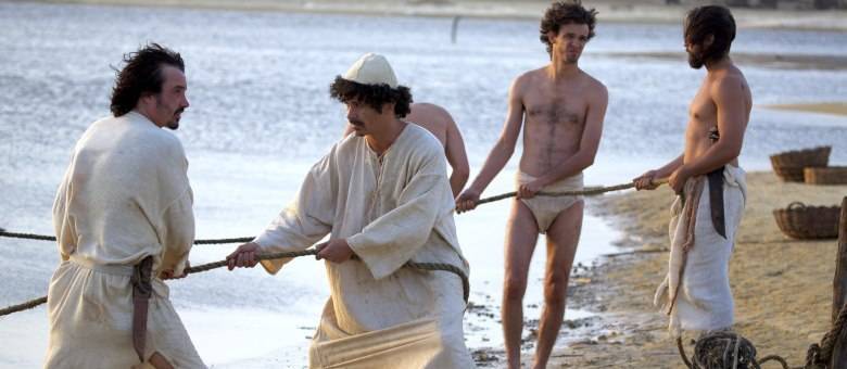 Primeiro episódio é protagonizado por Caio Junqueira, que vive Simão Primeiro episódio é protagonizado por Caio Junqueira, que vive Simão
