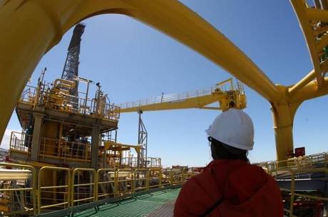 As importações brasileiras de petróleo provavelmente bateram recordes no ano passado As importações brasileiras de petróleo provavelmente bateram recordes no ano passado