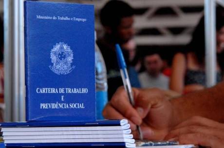 Brasil já criou 790 mil vagas formais no ano Brasil já criou 790 mil vagas formais no ano