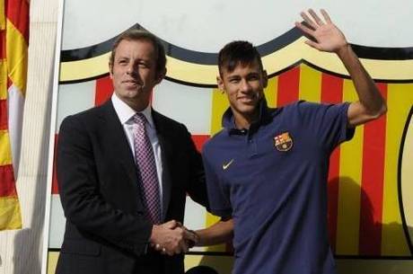 Sandro Rosell foi o responsável por apresentar Neymar no Barça
