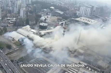 Fumaça tomou conta de parte do bairro Barra Funda, na zona oeste Fumaça tomou conta de parte do bairro Barra Funda, na zona oeste