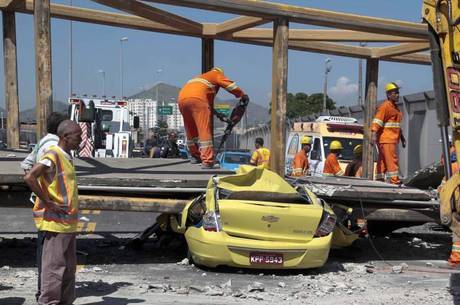 Queda de passarela deixou cinco mortos Queda de passarela deixou cinco mortos