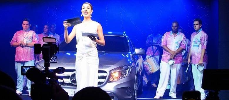 Atriz Sophie Charlotte abriu o Mercedes-Benz Top Night 2014 com a apresentação do jipinho urbano GLA