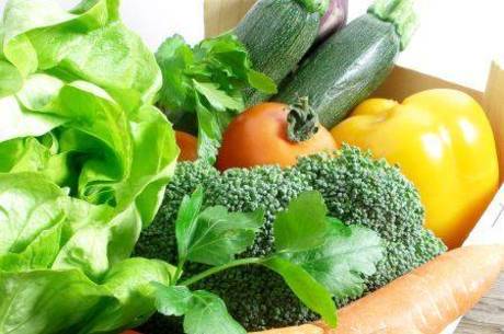 Verduras e frutas são essenciais para ajudar na prisão de ventre