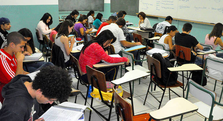 Selecionados devem ser entrevistados pelo diretor da unidade no dia 21 de março Selecionados devem ser entrevistados pelo diretor da unidade no dia 21 de março
