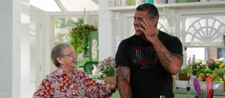 Palmirinha pergunta a Alexandre Frota se ele faria um filme adulto com ela