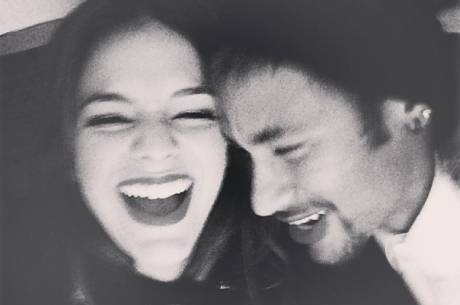 Bruna Marquezine desejou felicidades ao namorado pelo Instagram
