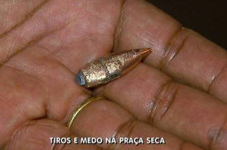 Projéteis foram encontrados nas ruas da comunidade na zona oeste do Rio Projéteis foram encontrados nas ruas da comunidade na zona oeste do Rio