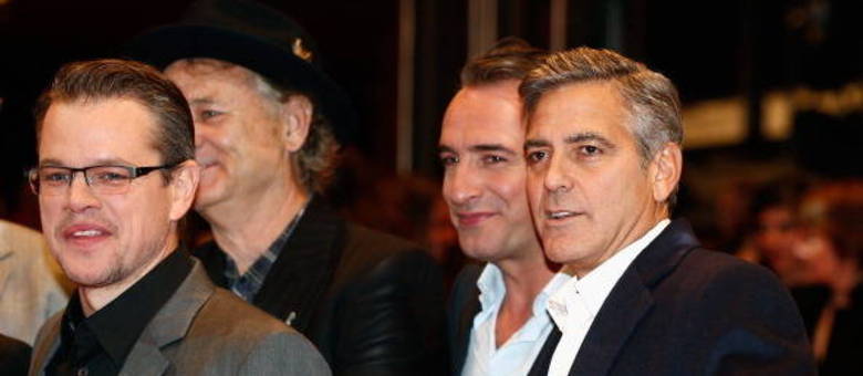 Matt Damon ao lado de George Clooney em première em Berlim