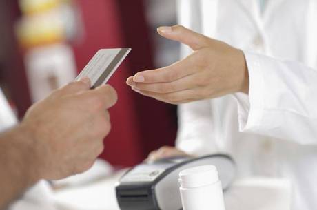Cartão de crédito funciona como se multiplicasse seu salário, enquanto cheque especial é pré-aprovado Cartão de crédito funciona como se multiplicasse seu salário, enquanto cheque especial é pré-aprovado