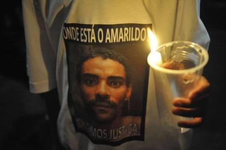 Após desaparecimento, protestos questionaram: "Cadê o Amarildo?" Após desaparecimento, protestos questionaram: "Cadê o Amarildo?"