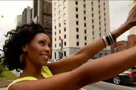 Corona volta a morar no Brasil. Saiba como está a cantora Corona volta a morar no Brasil. Saiba como está a cantora