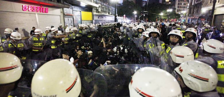 Segundo Secretaria de Segurança Pública, 260 pessoas foram detidas na manifestação contra Copa

