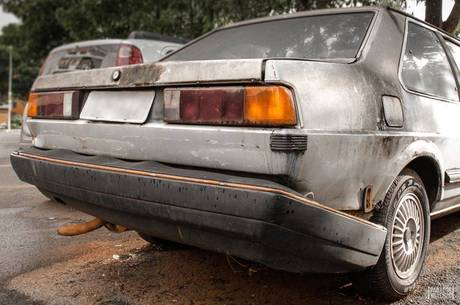 Carros clássicos são fotografados por fãs de automóveis Carros clássicos são fotografados por fãs de automóveis