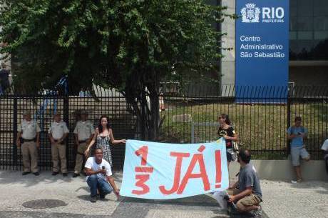 Parte da categoria se reuniu em frente à Prefeitura do Rio Parte da categoria se reuniu em frente à Prefeitura do Rio