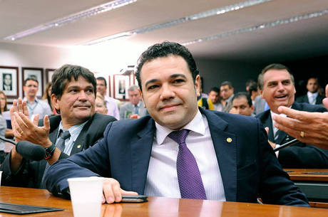 Feliciano é absolvido da acusação de estelionato no Supremo Feliciano é absolvido da acusação de estelionato no Supremo
