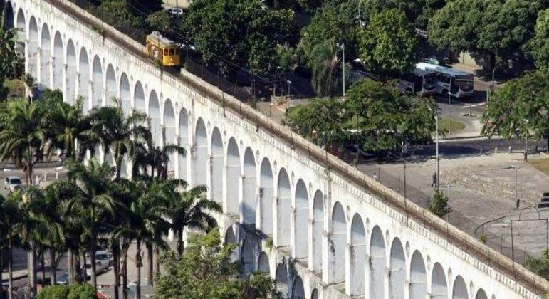 Arcos da Lapa estão entre os monumentos iluminados em vermelho
Arcos da Lapa estão entre os monumentos iluminados em vermelho
