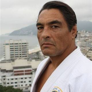 Orgulhoso, Rickson Gracie exalta o filho Kron: Maior vitória da