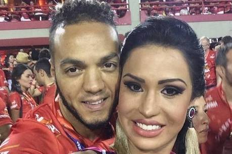 Belo e Gracyanne Barbosa negam dívidas por meio de assessoria Belo e Gracyanne Barbosa negam dívidas por meio de assessoria