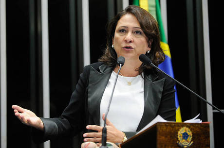 Senadora Kátia Abreu pode virar ministra Senadora Kátia Abreu pode virar ministra