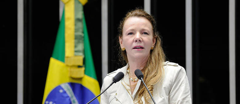 Ex-senadora Vanessa Grazziotin (PCdoB) que foi agredida durante voo Ex-senadora Vanessa Grazziotin (PCdoB) que foi agredida durante voo