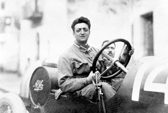 Nosso Portal - #world_News Att: a maior reencarnação que o povo já provou✋ Enzo  Ferrari, fundador da Ferrari morreu em 14 de agosto de 1988, Mesut ozil ,  jogador alemão, nasceu no