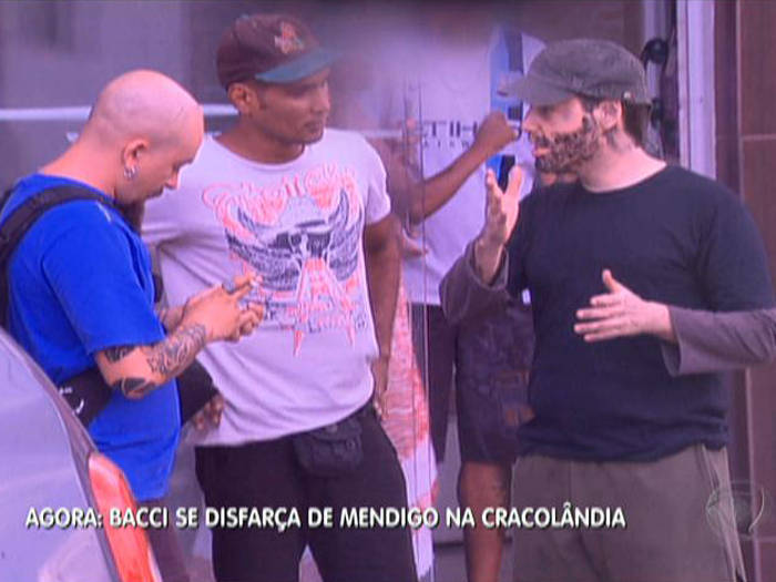 Disfarçado de mendigo, Luiz Bacci quase apanha na Cracolândia · Notícias da  TV