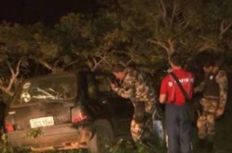Carro com dez pessoas bateu em uma árvore próximo a uma fazenda no DF
Carro com dez pessoas bateu em uma árvore próximo a uma fazenda no DF