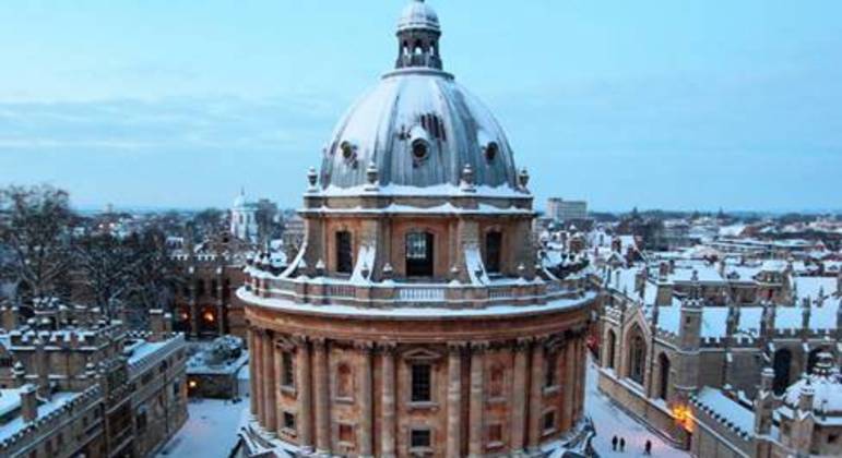 Universidade de Oxford, na Inglaterra, oferece bolsa de estudos para estrangeiros Universidade de Oxford, na Inglaterra, oferece bolsa de estudos para estrangeiros