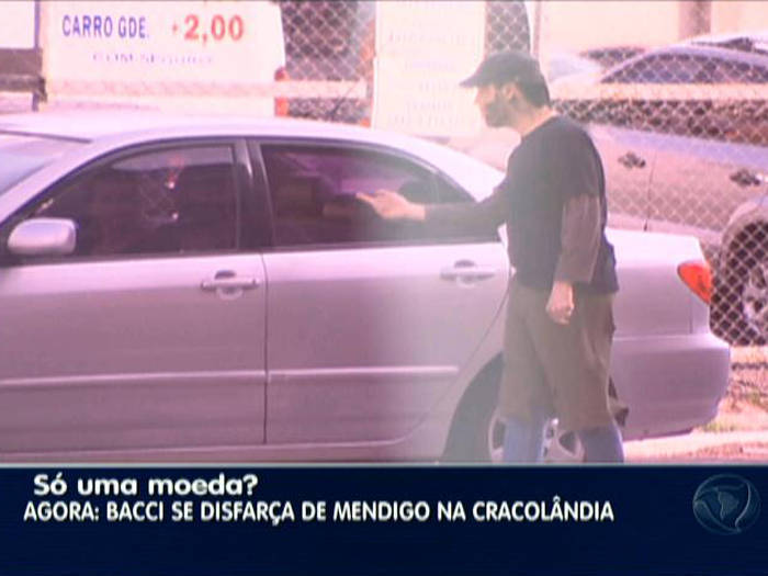 Disfarçado de mendigo, Luiz Bacci quase apanha na Cracolândia · Notícias da  TV