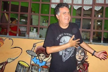 Mário Pazcheco conta histórias do rock em Brasília em livro que será lançado neste sábado (8)
Mário Pazcheco conta histórias do rock em Brasília em livro que será lançado neste sábado (8)