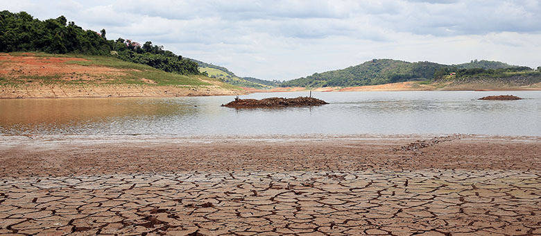 Reservatório Cantareira registra volumes de água mais baixos da história