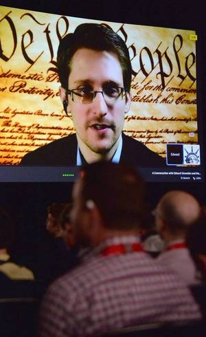 Snowden está asilado em Moscou Snowden está asilado em Moscou
