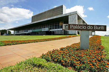 Sediada no Palácio do Buriti, administração do DF tem 5% da cidade Sediada no Palácio do Buriti, administração do DF tem 5% da cidade