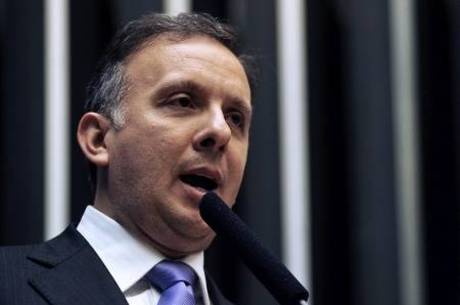 Ribeiro condiciona relatório a data para votação Ribeiro condiciona relatório a data para votação