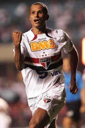 Após sete meses parado, Wesley, ex-Palmeiras, São Paulo e Santos, se  aposenta do futebol - Lance!