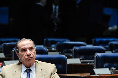Vice Aloysio Nunes diz que Bolsa Família "vem pra ficar" Vice Aloysio Nunes diz que Bolsa Família "vem pra ficar"