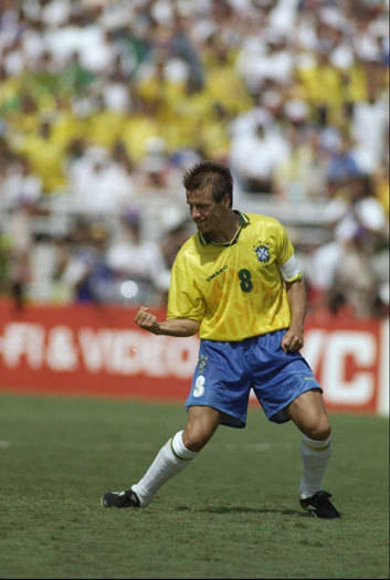 15 jogadores da década de 90 que resolveriam os problemas da seleção  brasileira - Fotos - R7 Futebol
