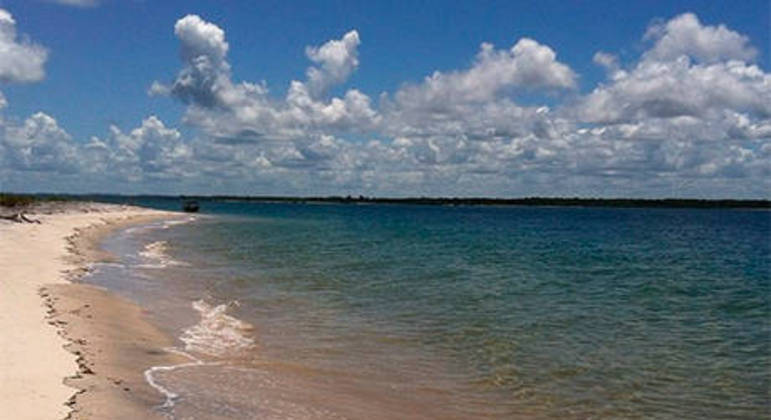 Praia de Jaguaripe, na Bahia