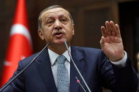Diplomatas europeus são cautelosos em suas críticas à liberdade de imprensa na Turquia e às regras cada vez mais autoritárias de Erdogan