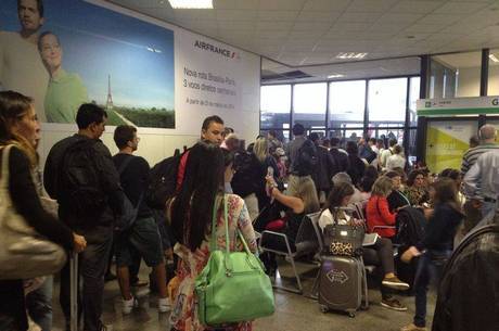 Aeroporto deve receber 1,6 milhão de passageiros durante a Copa Aeroporto deve receber 1,6 milhão de passageiros durante a Copa