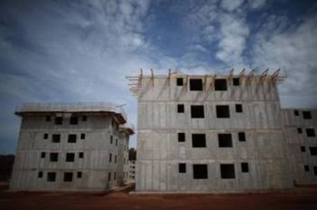 Residencial será entregue com rua asfaltada, água encanada, luz e escritura Residencial será entregue com rua asfaltada, água encanada, luz e escritura