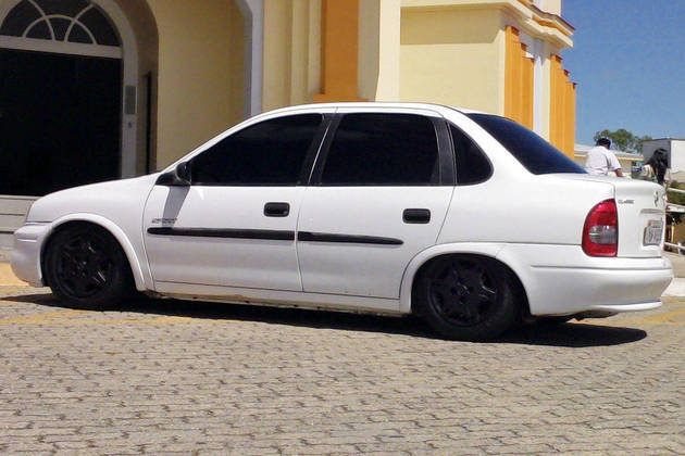 Classic Rebaixado em 2023  Corsa classic, Rebaixados, Imagens de carros