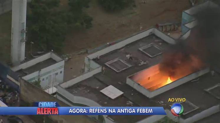 Adolescentes Da Fundação Casa Do Itaim Paulista Fazem Rebelião Fotos