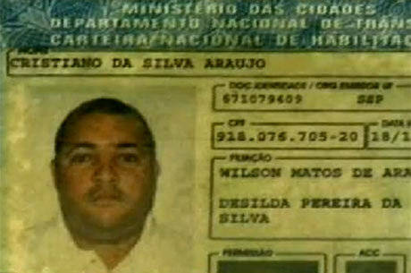 Após comprar televisão com cartão de crédito e RG falsos Após comprar televisão com cartão de crédito e RG falsos